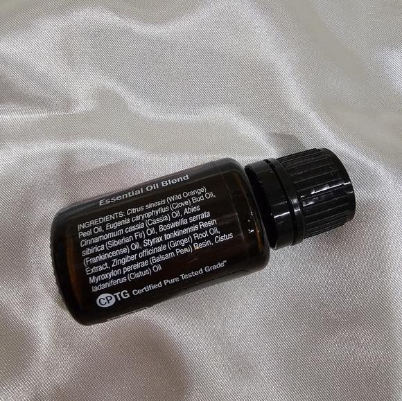 FREE Holiday Joy Doterra 15ml Essential Oil NEW Lt Ed w/ Salt S… - Picture 3 of 5
